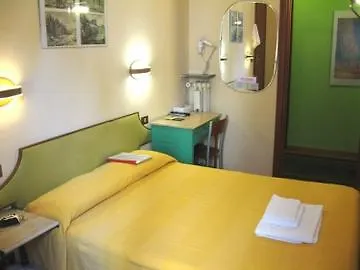 Alessandro A San Pietro Best Bed Rome Maison d'hôtes
